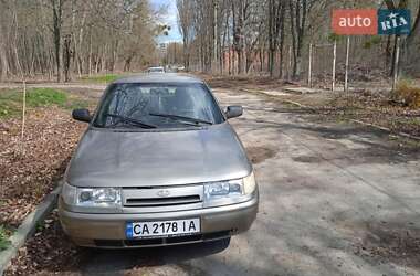Седан ВАЗ 2110 2001 в 