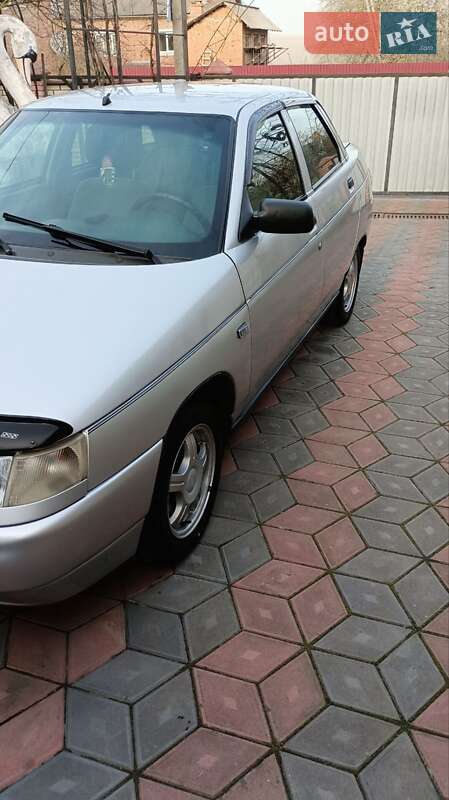 Седан ВАЗ / Lada 2110 2010 в Черновцах