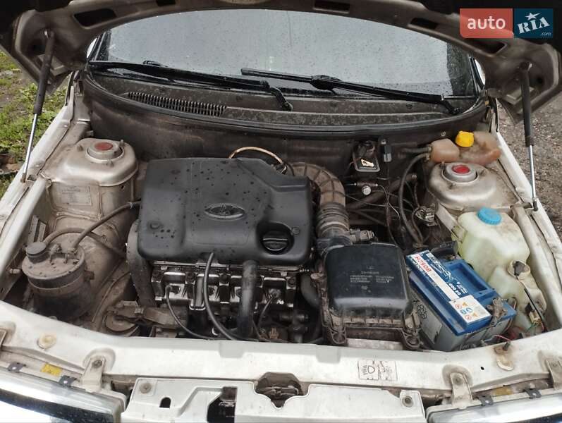 Седан ВАЗ / Lada 2110 2002 в Доброполье