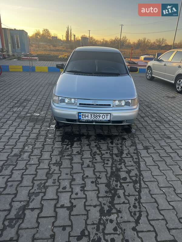 Седан ВАЗ 2110 2001 в 