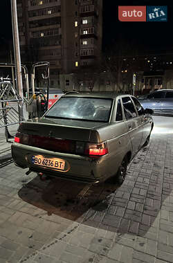 Седан ВАЗ 2110 2001 в 