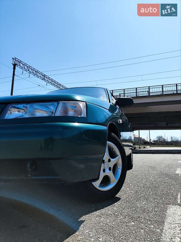 Седан ВАЗ / Lada 2110 2001 в Одессе