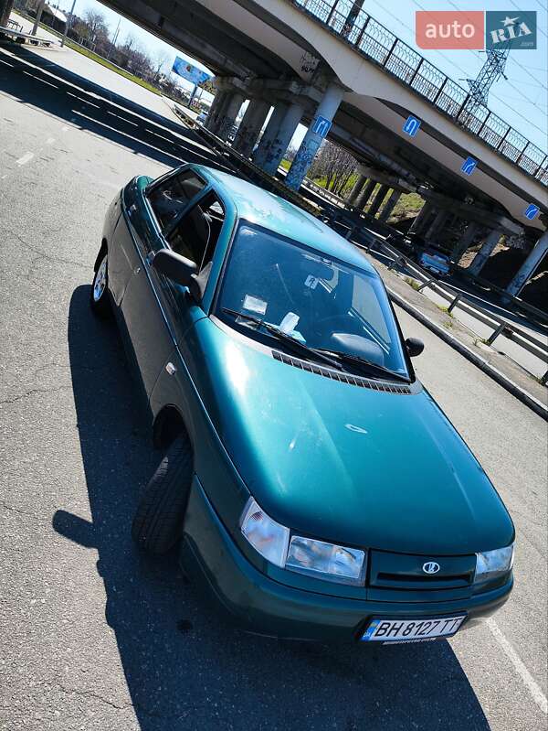 Седан ВАЗ / Lada 2110 2001 в Одессе