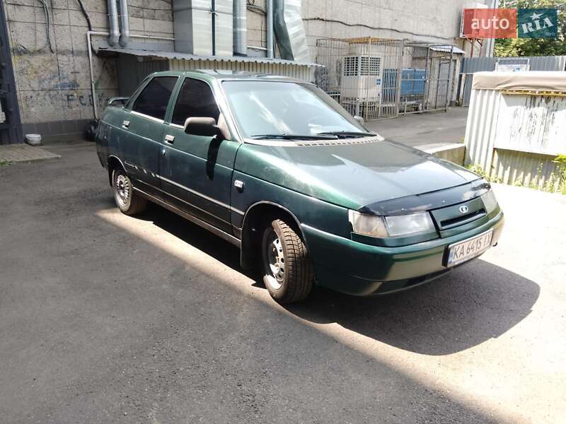 Седан ВАЗ / Lada 2110 2002 в Киеве
