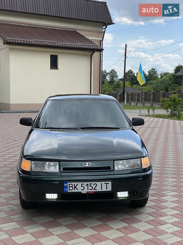 Седан ВАЗ / Lada 2110 2002 в Ровно