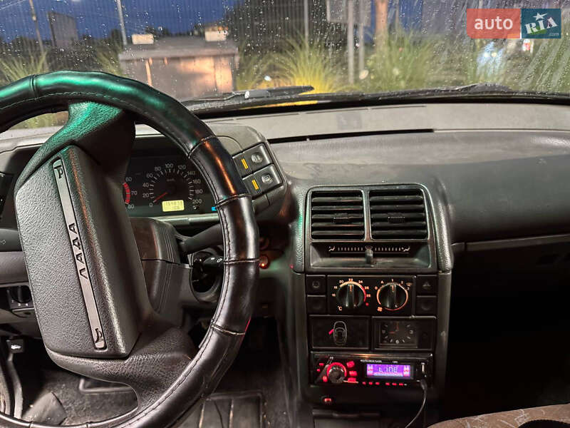 Седан ВАЗ / Lada 2110 2002 в Рівному