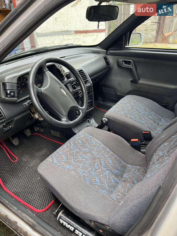 Седан ВАЗ / Lada 2110 2002 в Києві