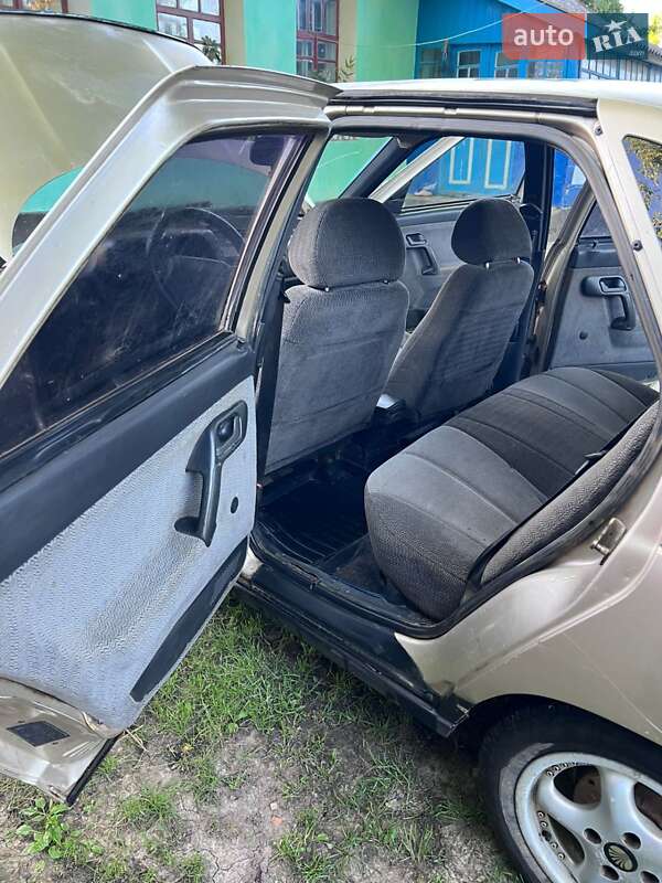 Седан ВАЗ / Lada 2110 2000 в Ярмолинцях