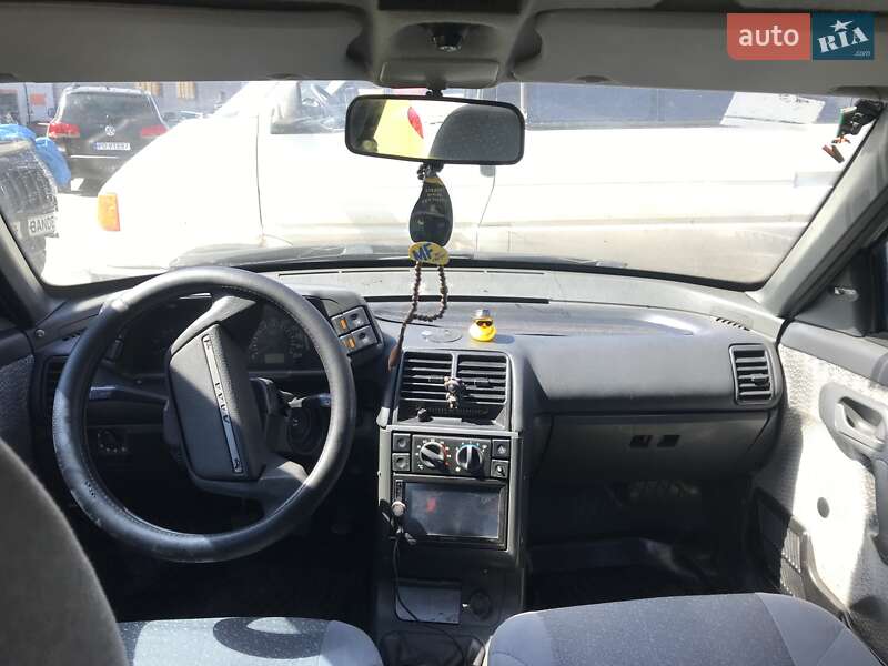 Седан ВАЗ / Lada 2110 2002 в Сумах фото 6 Седан ВАЗ / Lada 2110 2002 в Сумах