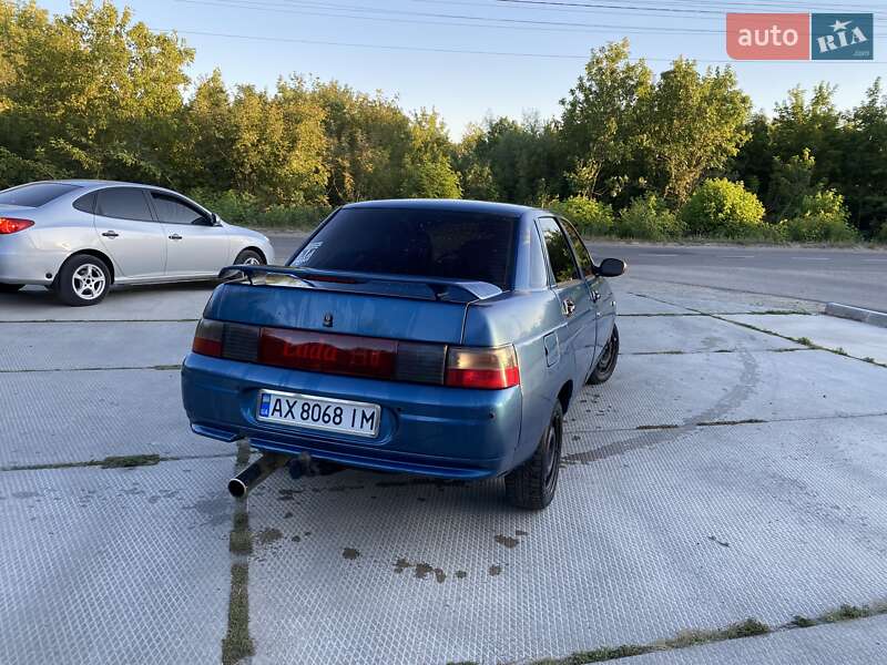 Седан ВАЗ / Lada 2110 2004 в Будах