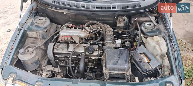 Седан ВАЗ / Lada 2110 2002 в Славуте