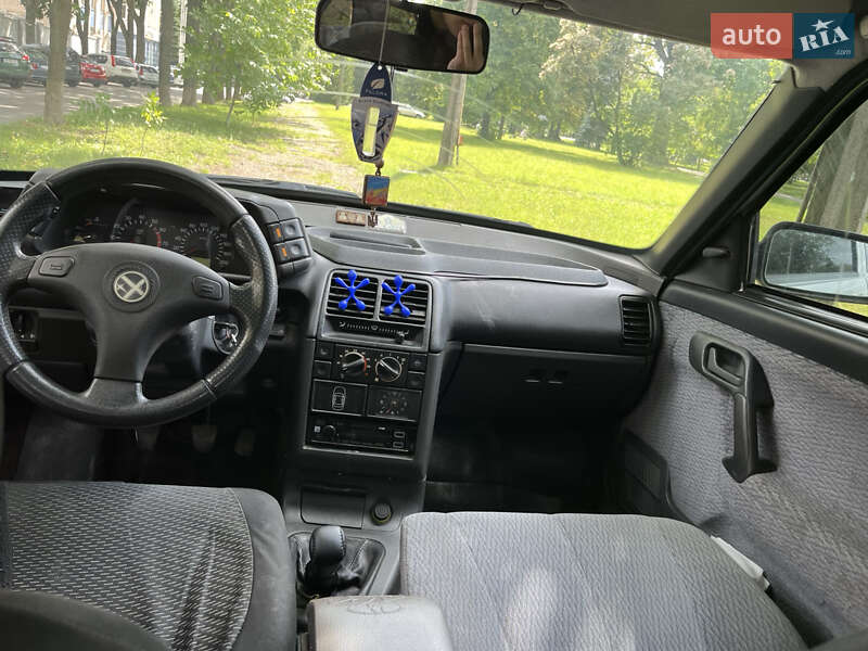 Седан ВАЗ / Lada 2110 2002 в Сумах