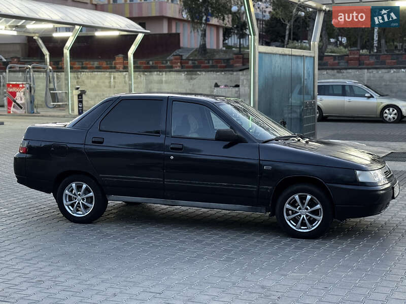 Седан ВАЗ 2110 2005 в 