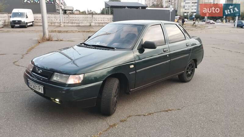 Седан ВАЗ / Lada 2110 2001 в Киеве