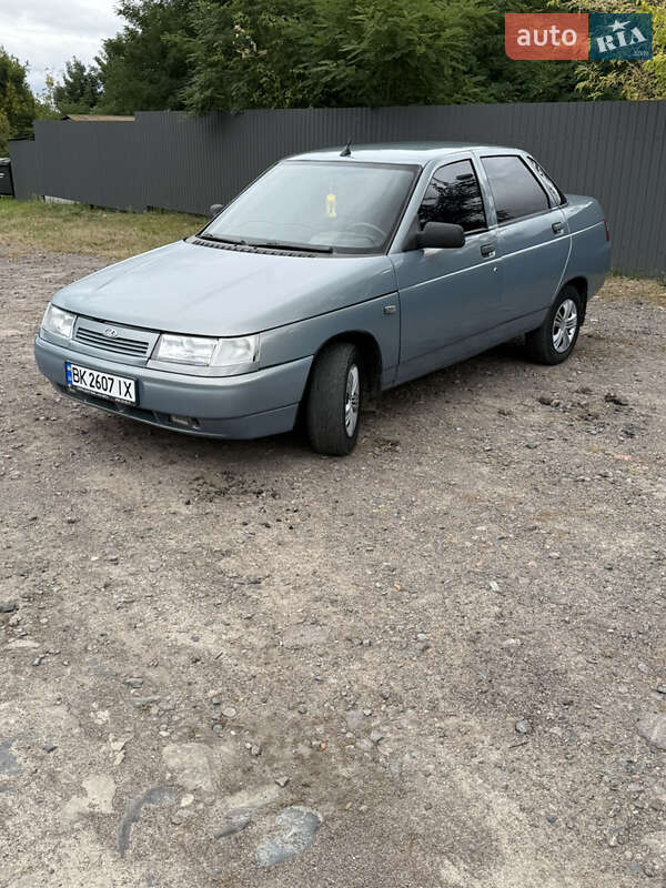 Седан ВАЗ / Lada 2110 2002 в Сарнах