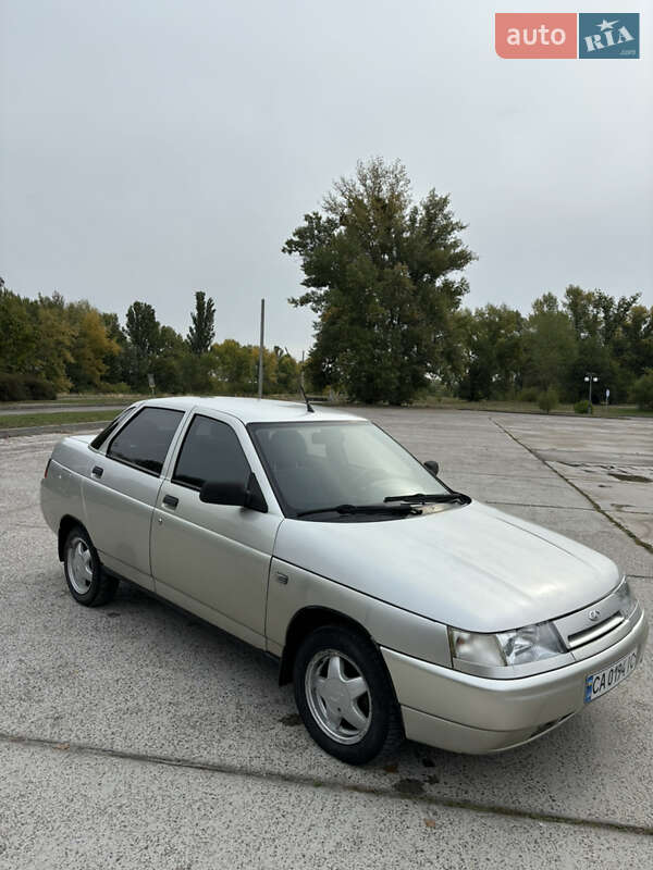 Седан ВАЗ / Lada 2110 2005 в Каневе