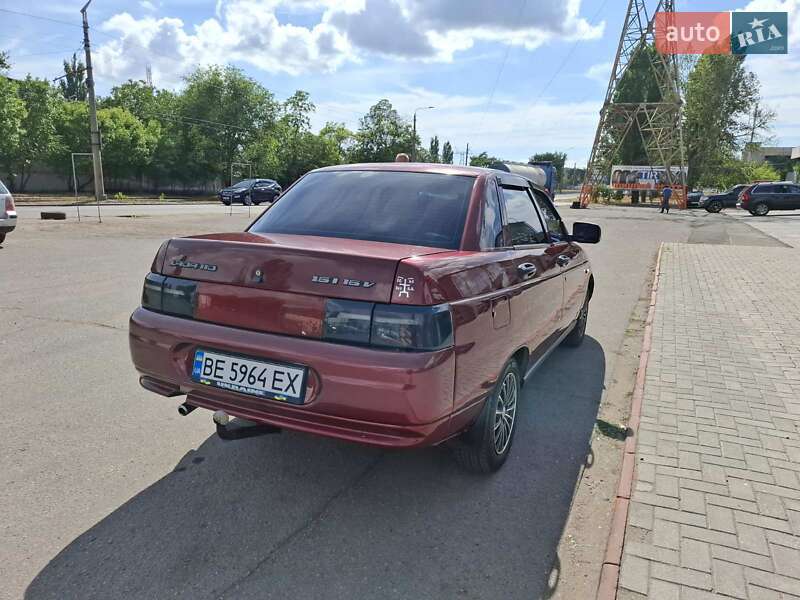 Седан ВАЗ / Lada 2110 2004 в Николаеве