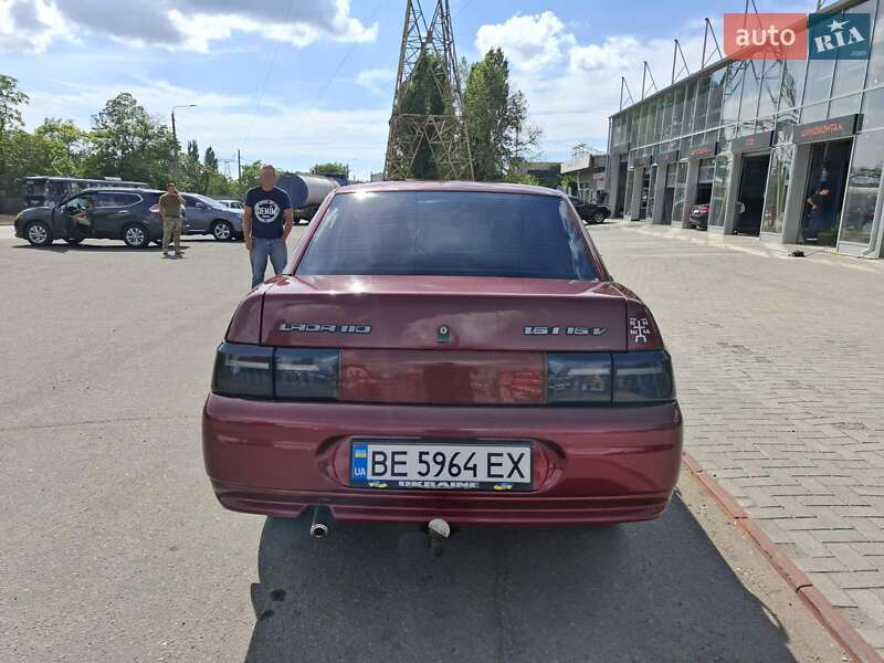 Седан ВАЗ / Lada 2110 2004 в Николаеве