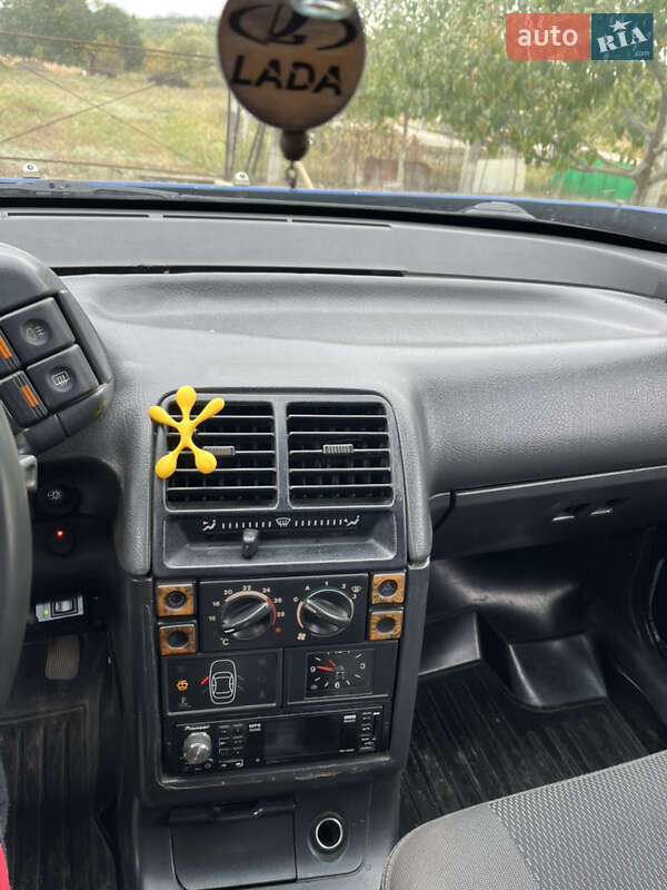 Седан ВАЗ / Lada 2110 2002 в Светловодске фото 12 Седан ВАЗ / Lada 2110 2002 в Светловодске