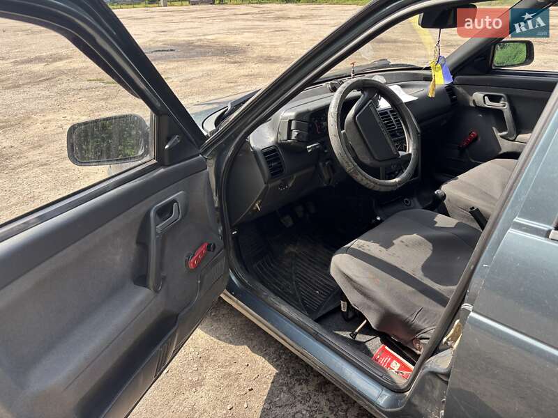 Седан ВАЗ / Lada 2110 2001 в Сумах фото 10 Седан ВАЗ / Lada 2110 2001 в Сумах