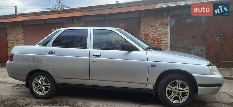 Седан ВАЗ / Lada 2110 2007 в Киеве