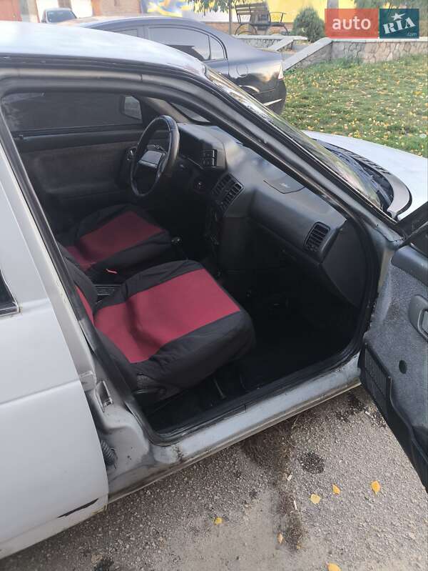 Седан ВАЗ / Lada 2110 1999 в Богуславе фото 3 Седан ВАЗ / Lada 2110 1999 в Богуславе