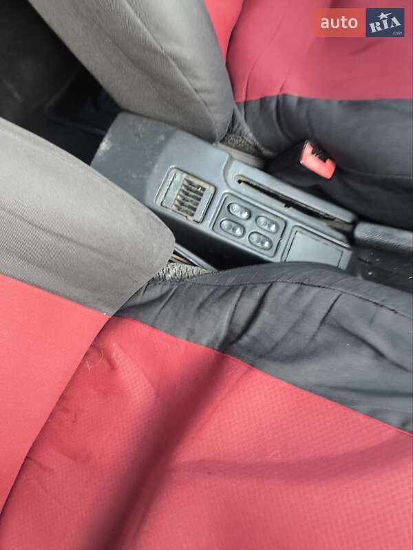 Седан ВАЗ / Lada 2110 1999 в Богуславе фото 13 Седан ВАЗ / Lada 2110 1999 в Богуславе