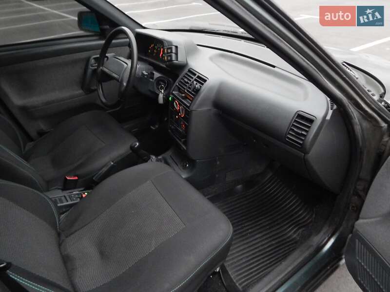 Седан ВАЗ / Lada 2110 2006 в Киеве фото 17 Седан ВАЗ / Lada 2110 2006 в Киеве