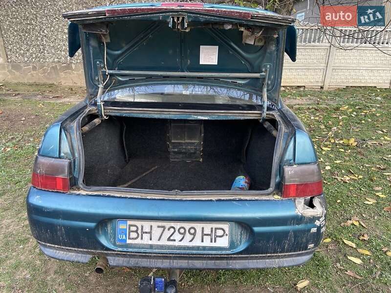 Седан ВАЗ / Lada 2110 2001 в Белгороде-Днестровском фото 4 Седан ВАЗ / Lada 2110 2001 в Белгороде-Днестровском