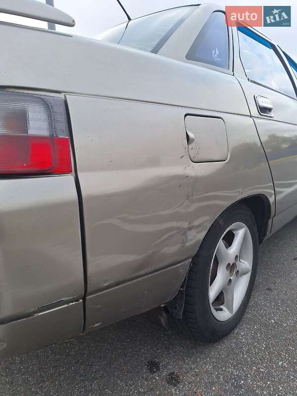 Седан ВАЗ / Lada 2110 2001 в Киеве