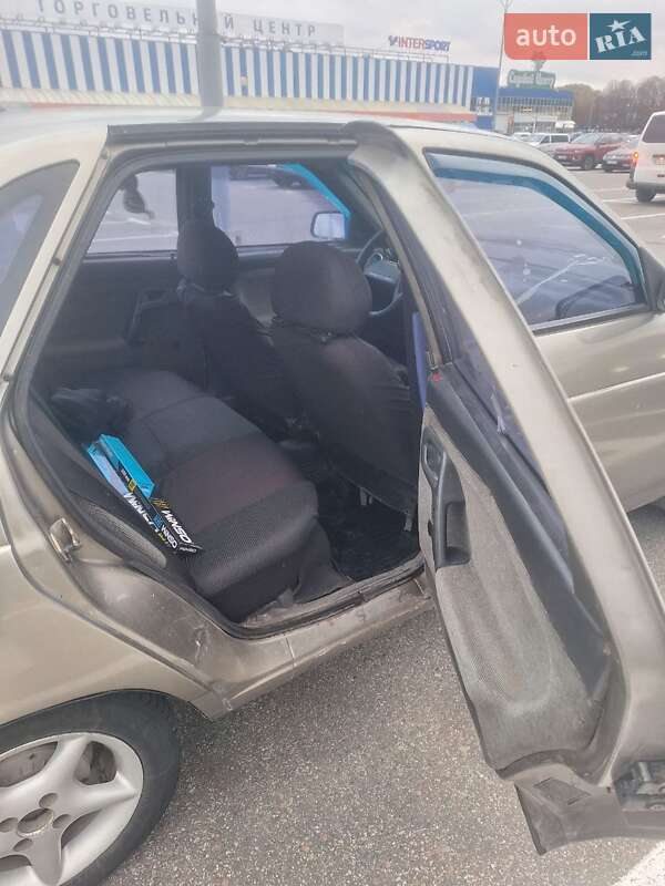 Седан ВАЗ / Lada 2110 2001 в Киеве