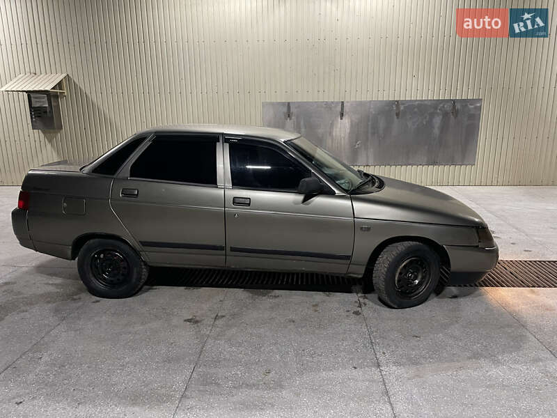 Седан ВАЗ / Lada 2110 2000 в Чернівцях