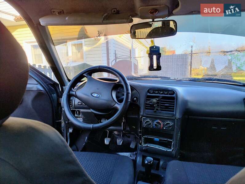 Седан ВАЗ / Lada 2110 2010 в Остроге