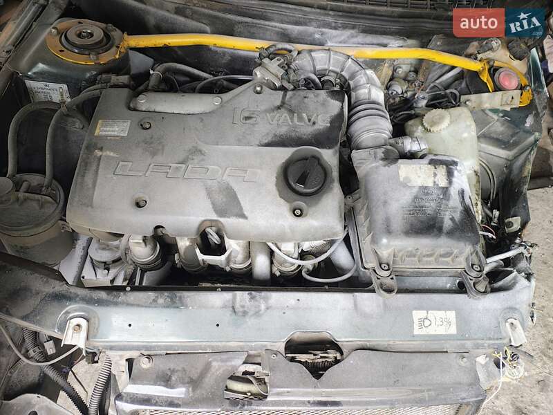 Седан ВАЗ / Lada 2110 2002 в Першотравенську