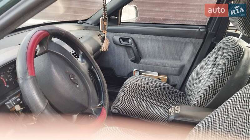 Седан ВАЗ / Lada 2110 2002 в Вознесенске фото 5 Седан ВАЗ / Lada 2110 2002 в Вознесенске