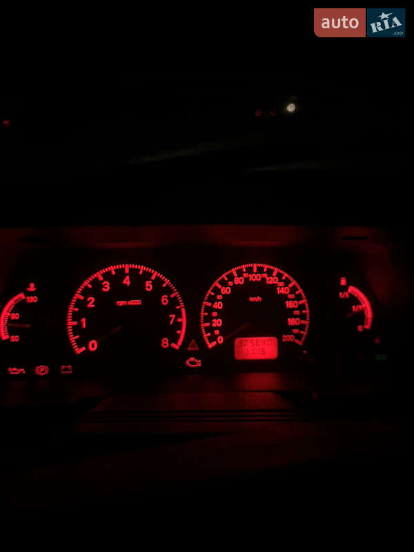 Седан ВАЗ / Lada 2110 2000 в Киеве