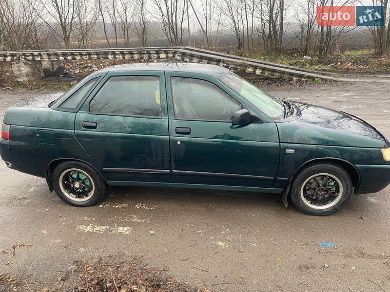 Седан ВАЗ / Lada 2110 2002 в Изяславе