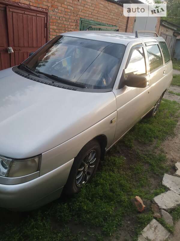 Универсал ВАЗ / Lada 2111 2002 в Гадяче