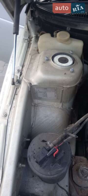 Хетчбек ВАЗ / Lada 2111 2004 в Чернівцях фото 10 Хетчбек ВАЗ / Lada 2111 2004 в Чернівцях