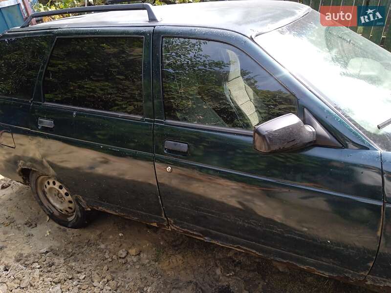 Универсал ВАЗ / Lada 2111 2004 в Черняхове