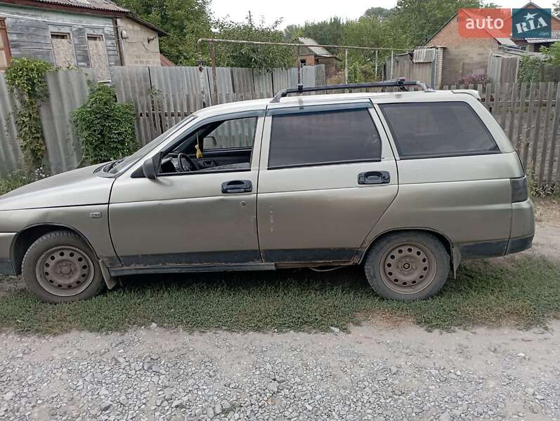Универсал ВАЗ / Lada 2111 2002 в Изюме