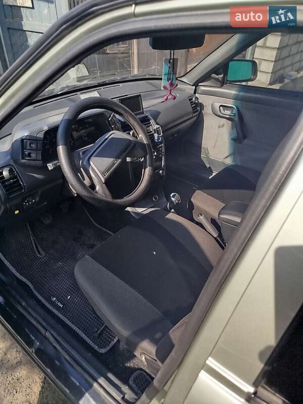 Универсал ВАЗ / Lada 2111 2006 в Изюме