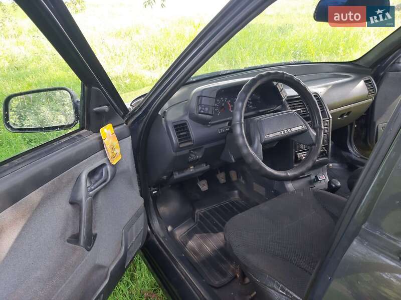 Универсал ВАЗ / Lada 2111 2005 в Путивле