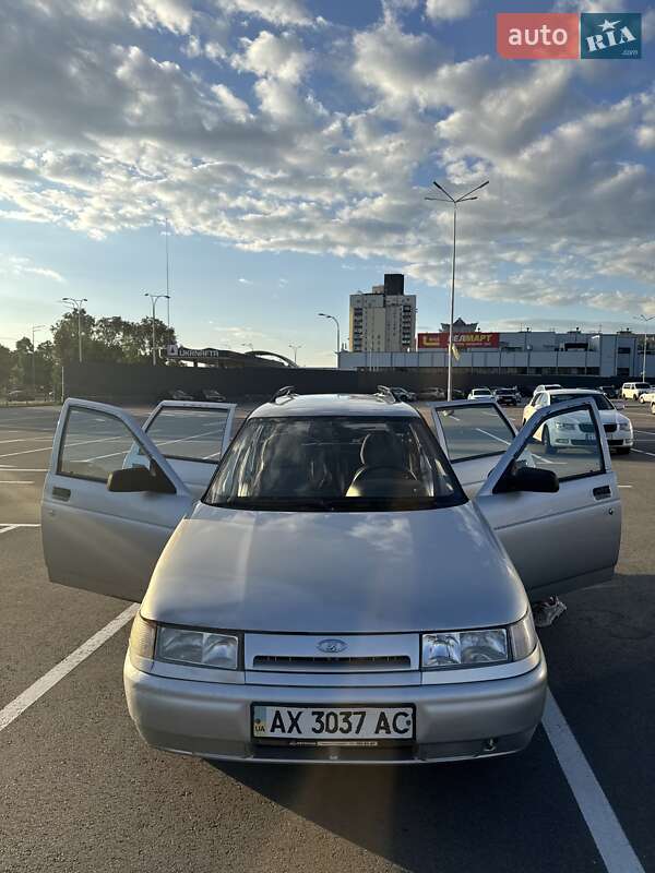 ВАЗ / Lada 2111 2004