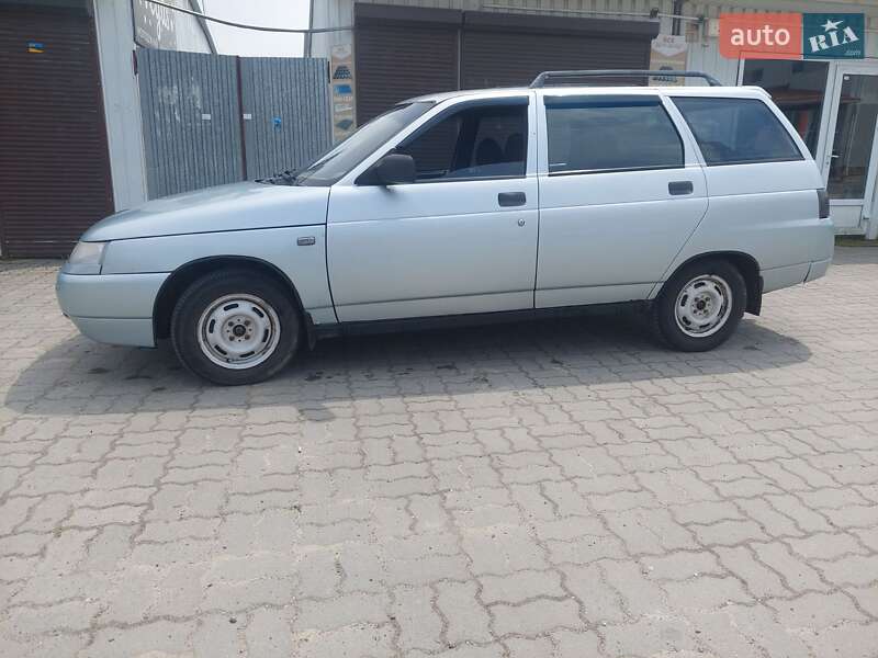 Универсал ВАЗ / Lada 2111 2002 в Золочеве