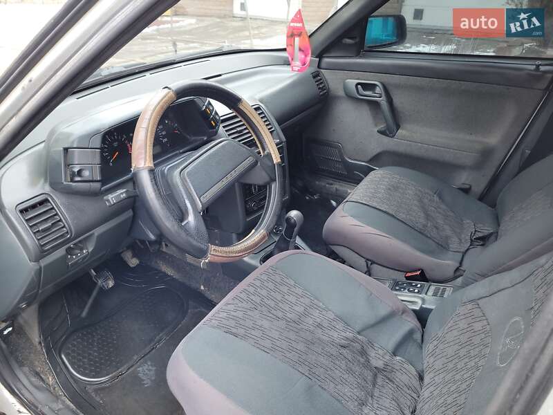 Седан ВАЗ / Lada 2112 2006 в Днепре фото 3 Седан ВАЗ / Lada 2112 2006 в Днепре