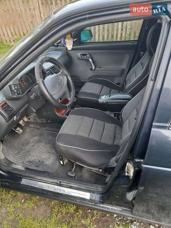 Хэтчбек ВАЗ / Lada 2112 2007 в Каменец-Подольском