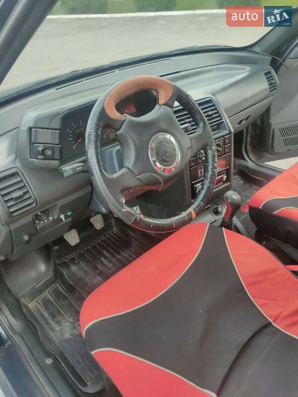 Хэтчбек ВАЗ / Lada 2112 2006 в Дубно