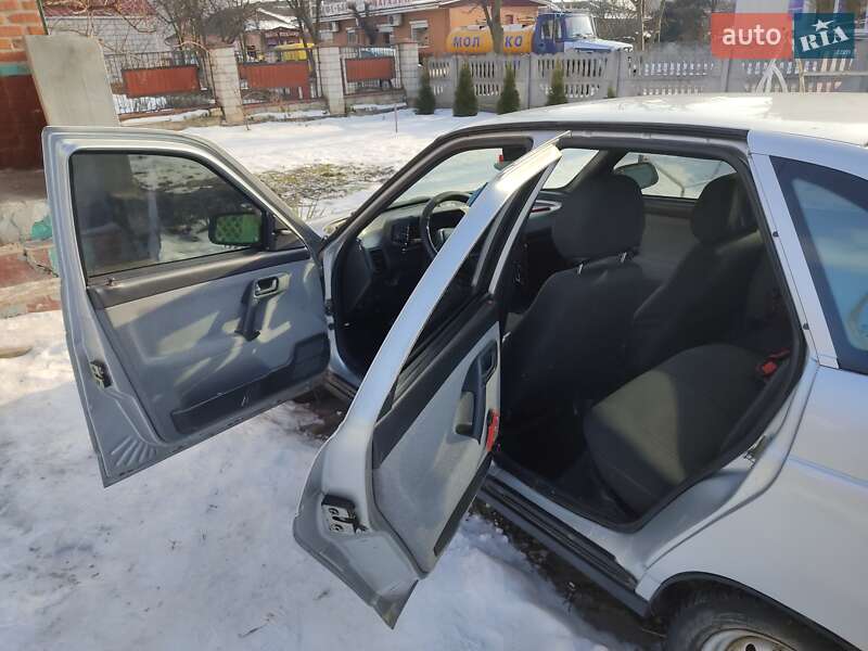 Хэтчбек ВАЗ / Lada 2112 2006 в Хмельнике