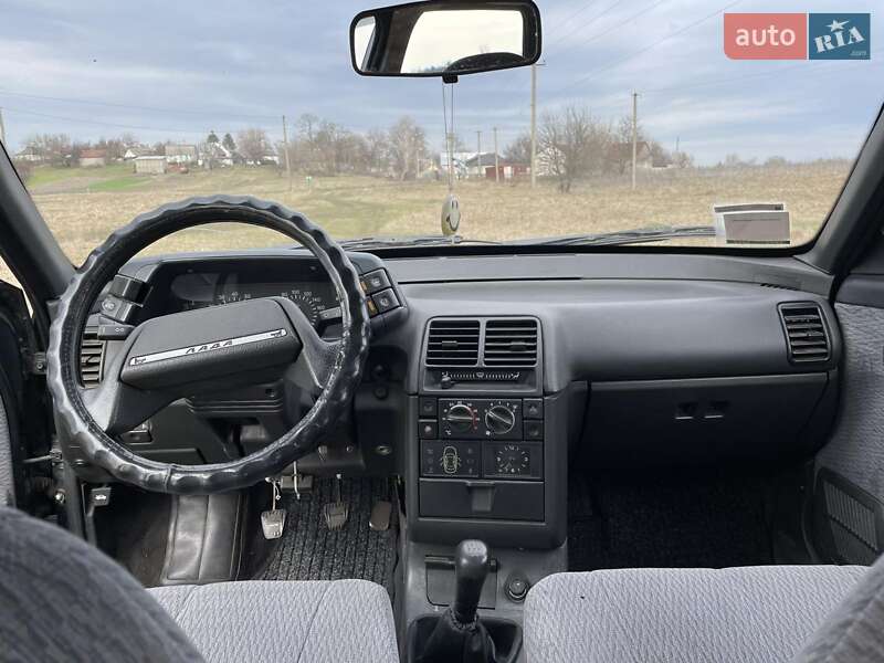 Хетчбек ВАЗ / Lada 2112 2002 в Черкасах фото 12 Хетчбек ВАЗ / Lada 2112 2002 в Черкасах